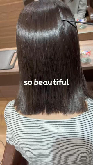 若干のうねり癖と表面に出てくるパヤパヤを治したくてご来店
過去一綺麗とご評価頂きました
色も気に入って頂けて良かったです

夏の湿気が多くなる前に縮毛矯正どうですか？ 