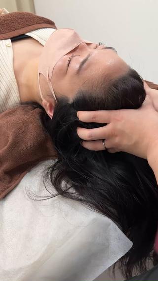 【小顔・毛穴ケア】 セラピスト　和田紋子のエステ・リラクイメージ