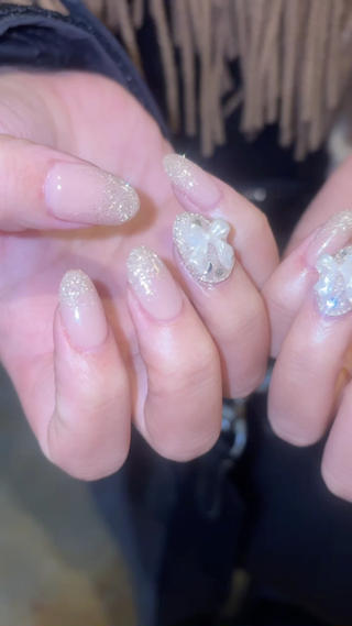 glitter gradation˖ ࣪⊹
#パラジェル#フィルイン#ラメグラ#ちゅるんネイル