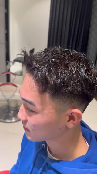 カラー 今野 優のヘアスタイル