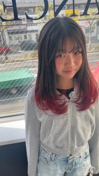 グラデーションカラー＋レイヤーカット
小学生でこれはオシャレすぎ！！周りとオシャレで差をつけましょう 