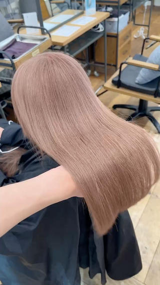 ロング カラー 抜きっぱなしブロンド /ハイトーン/カナタのヘアスタイル