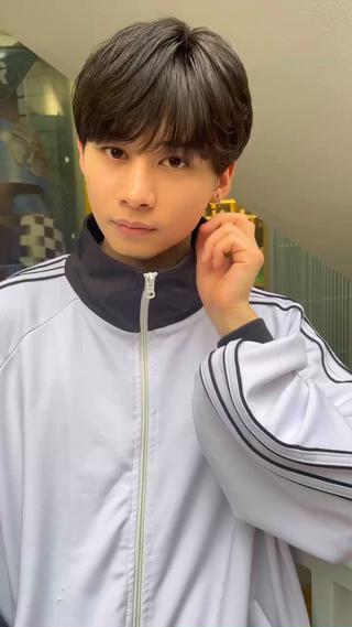 韓国風シースルーヘア
メンズカット得意です!全力でかっこよくします!!