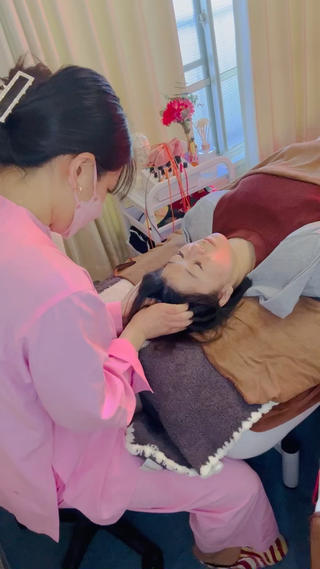 表参道徒歩2分鍼灸サロンmahorobaです
＃美容鍼灸＃表参道美容鍼＃鍼灸サロンmahoroba＃表参道ハーブピーリング＃表参道小顔矯正#表参道首肩こり＃表参道アロマオイル＃表参道食いしばり＃表参道隠れ家サロン＃マスク肌荒れ＃表参道リンパ＃表参道ヘッドスパ 