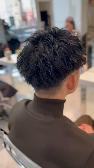 ショート メンズ スパイキーショート／ パーマ平松秀門のヘアスタイル