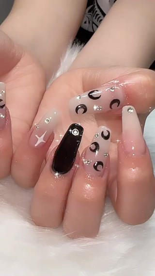 セミロング mao .のネイルデザイン