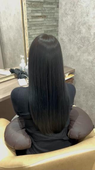 ロング 阪急箕面駅 艶カラー/縮毛矯正のヘアスタイル