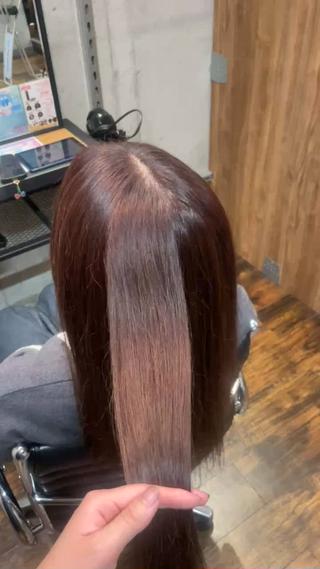ロング カラー 松井 千桜のヘアスタイル