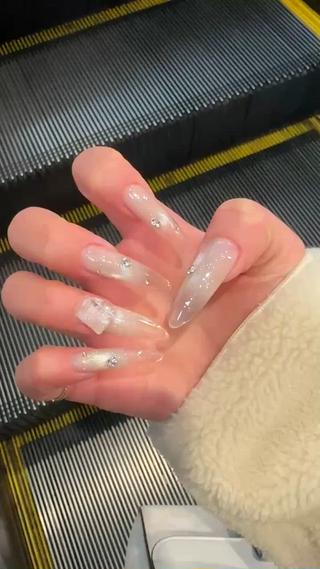 ネイル Hey🌈NAIL 長さ出し専門店のネイルデザイン