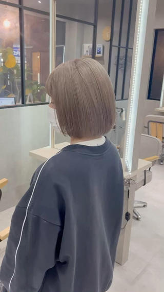 ショート/ハイライト/ブリーチ/インナーカラー/髪質改善/ボブ/ダブルカラー/縮毛矯正/カラー/前髪カット/韓国/ヘア
セット/ヘッドスパ/白髪ぼかし/トリートメント/酸性ストレート/イヤリングカラー/バレイヤージュ/メンズカット/ダブルカラー/前髪/カットモデル/カラーモデル/白髪染/リタッチ/ボブ/ケアブリーチ/メンテナンスカット
ホワイトシルバーベージュ 