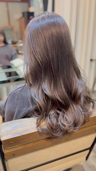 ラベンダーグレージュ
ブリーチ回数は2回ほどですがブリーチ回数などはご相談ください