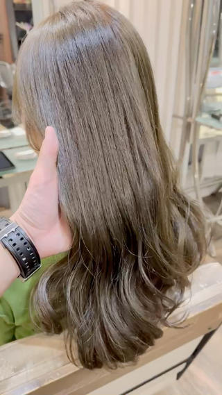 オリーブアッシュ
こちらはブリーチなしのダブルカラーで仕上げたカラーになります!
ブリーチなしのカラーは状態やカラーの回数などで変わってきますのでぜひご相談ください
#カラー #ブリーチ #ダブルカラー #グラデーションカラー #バレイヤージュ #ハイライト #ハイトーン #透明感 #透け感 #アッシュ #グレージュ #ホワイト #ベージュ #ミルクティー #ピンクベージュ #インナーカラー #グラデーションカラー #髪質改善 #酸熱トリートメント #韓国風 #ミルクティーアッシュ #池袋カラー #池袋ブリーチ #池袋酸熱トリートメント #池袋ダブルカラー #池袋美容室