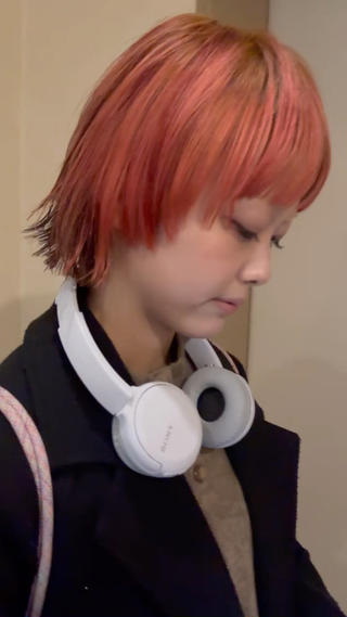 ショート BURROW うえみ 寿々のヘアスタイル