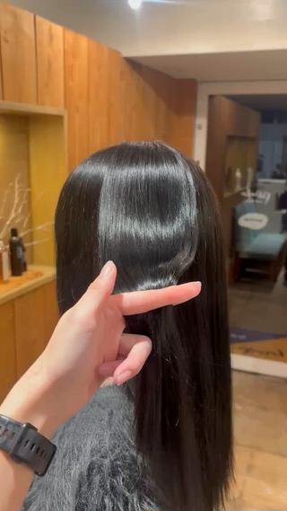 ロング 山田 芽愛のヘアスタイル