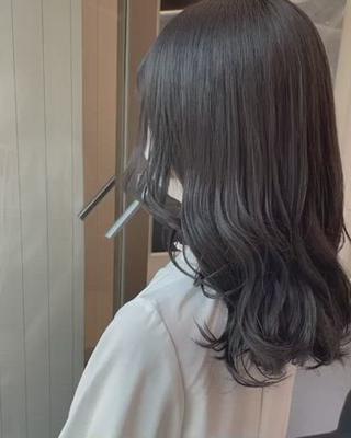 セミロング カラー パーマ ヘアアレンジ キッズ ネイル マツエク・マツパ 🦋韓国レイヤー｜ 透明感グレージュ🦋のヘアスタイル