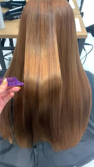 グロストリートメントです！
サラサラ、艶感を出すことができます！ 