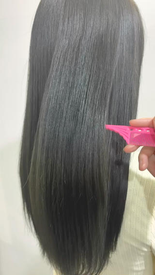 ロング カラー 石川 花奈のヘアスタイル