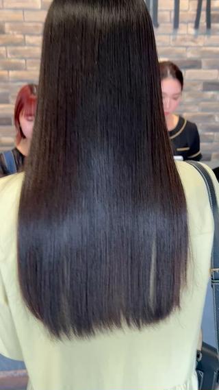 Earthプレミアムストレート
癖毛でお悩みの方はぜひ一度お試しください！
手触りが今までのストレートと全然違います
触りたくなる髪触らせたくなる髪 