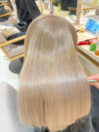 セミロング 佐々木 美空のヘアスタイル