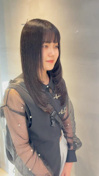 cut / レイヤー
color / ダークブラウン
straight perm / 髪にドラマを。