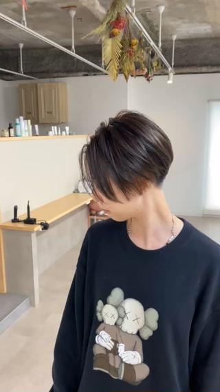 ︎ハンサムショート︎
襟足は刈り上げでスッキリと、前下がりのサイドからのベリーショートスタイルです
船橋美容室トト　松本 