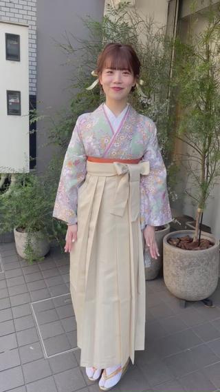 ネイル、カラー、着付け、ヘアセット担当させていただきました♡

可愛らしい袴にガーリーなヘアアレンジの相性が◎

気になるメニュー是非ご予約お待ちしています！ 