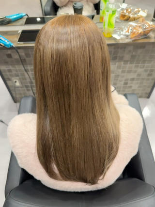 黄色強めベージュカラーです♪