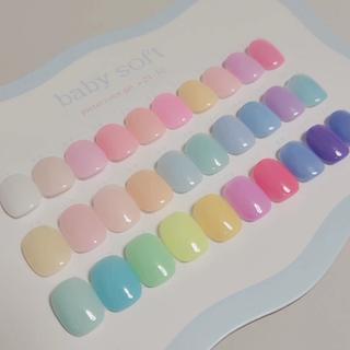 やわらかな透明感で指先ふんわり。
大人気énoiから【ベイビーソフト】ジェル30色を入荷いたしました

程よいクリア感と優しい発色が魅力のパステルカラーシリーズ。
どんな肌トーンにもなじみやすく、パウダーとの相性も抜群です。

 ワンカラー（オフ込み） ￥4,800
 パウダー on ￥6,000

ふんわり優しいベイビーソフト、ぜひお試しください
 