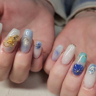  Today's design 成人式nail

✧カラーenoi #01,dna MBL02,04,A7ラメ,AMOホロ

✧ 対応メニュー：持ち込み画像OK ☆店内パーツも付け放題☆
⁡▸︎▹︎▸︎▹︎料金･メニューはミニモからチェック

✧ お会計：art 90分course : ¥9,000 /ご新規様￥8,500（税込）オフ別途￥500 / ロング料金￥1,100

───
神戸・元町のプライベートネイルサロン ＆U 

神戸市中央区、JR・阪神「元町駅」から徒歩数分
完全個室のプライベートサロン

 早朝7:00〜OK！
 当日・直前予約も大歓迎 