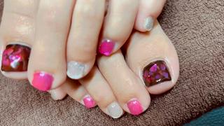 フット定額デザインの「Rich」からの色変更バージョン
親指にシェルを仕込んでるので 見る角度によって
変わるお色味がオシャレ上級者にみえちゃいます♬ 