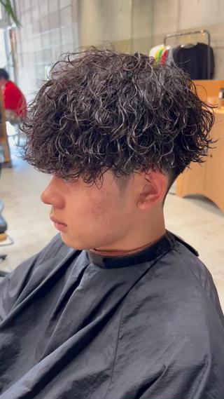 メンズ 渥美祐耶 【メンズカット】のヘアスタイル