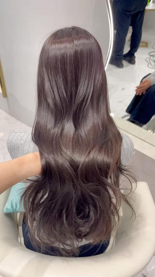 ラベンダーグレージュ
グレージュの柔らかさ×ラベンダーの透明感の最強の組み合わせで透明感グレージュ作れます
ぜひ一度可愛くさせてください 