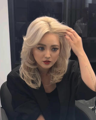 セミロング カラー 💖梅田レイヤー💖 副店長Tsubasaのヘアスタイル