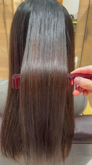 ブリーチ毛でも髪質改善HITAトリートメントで切れ毛を
防ぎ艶感のある美しい髪の毛になります！
持ちは約1ヶ月！1回でもかなり効果はありますが毎月
継続するとより効果がでます！
今から髪の毛を育てておくと梅雨の時期にストレスフリー
で居られます！ 