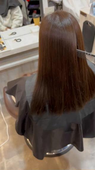 縮毛矯正とカラーの同日施術可能です
お時間およそ3時間頂いておりますが髪の毛の長さ、量でお時間多少の前後ございますなかなか日を分けて行くほど時間が取れない方、特にこのメニューはママさん多いです
丁寧かつスピーディーにご対応いたしますので、ぜひご予約お待ちしております 