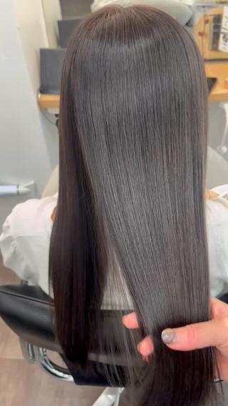 ロング カラー mai🐷髪質改善 🖤透ける暗髪🖤のヘアスタイル