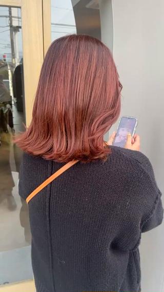 ブリーチなしのグレーカラー
もとが明るいです！ 