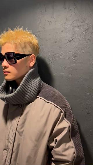 1~2ブリーチで作るナチュラルなブロンドスタイル
トップの動きが出るようなカット 