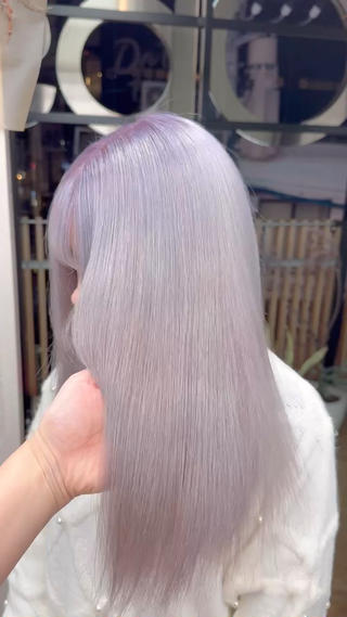 ロング カラー 佃 優音のヘアスタイル