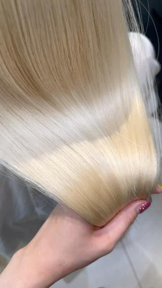 ハイブリーチ毛でも当店のトリートメントでここまでサラツヤになります
一緒に美髪を育てましょう〜 