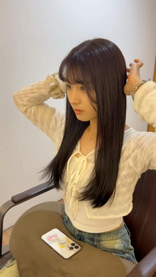 Natural Black

黒染めはしたくないけど透明感は欲しい！
そんな方におすすめのカラーです 