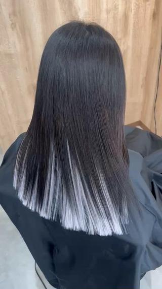 カラーやブリーチなしで、エクステだけでインナーカラー風デザインが楽しめます
推しカラーやイベント用の特別なカラーも、髪を傷めずに叶えられるのがポイント！
ダメージレスで気軽にイメチェンしたい方は、ぜひ一度ご相談ください
 