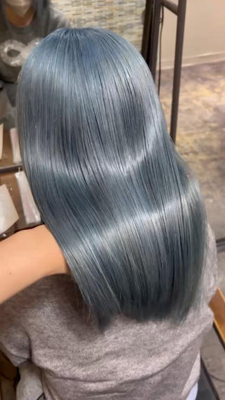 ブリーチ2回でつくる
ハイトーンミルクティーアッシュ