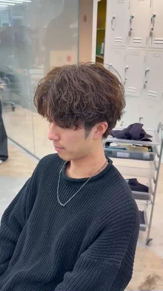 パーマ メンズ 深谷 侑亮のヘアスタイル