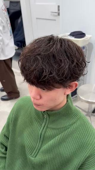 パーマ メンズ 深谷 侑亮のヘアスタイル