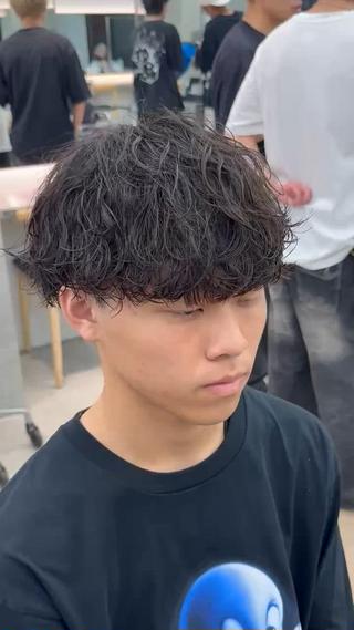 パーマ メンズ 深谷 侑亮のヘアスタイル