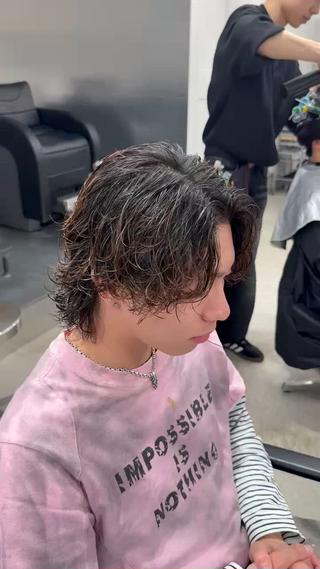 パーマ メンズ 深谷 侑亮のヘアスタイル