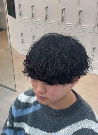 パーマ メンズ 深谷 侑亮のヘアスタイル