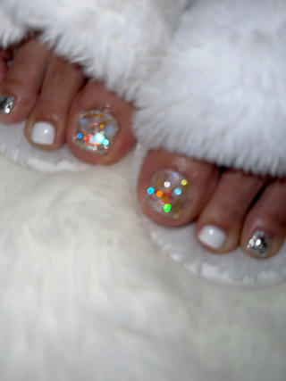 無加工でここまでうるうる、キラキラなります♡

#大阪ネイル#フットネイル
#ワンホンネイル#キラキラネイル 