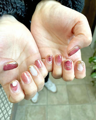 　
結婚式のお呼ばれネイルを
お任せさせて頂きました
オケージョンコーデに合わせた
デザインもご提案しております♡
ドレスカラーと
お揃いのネイルも
おすすめです
 